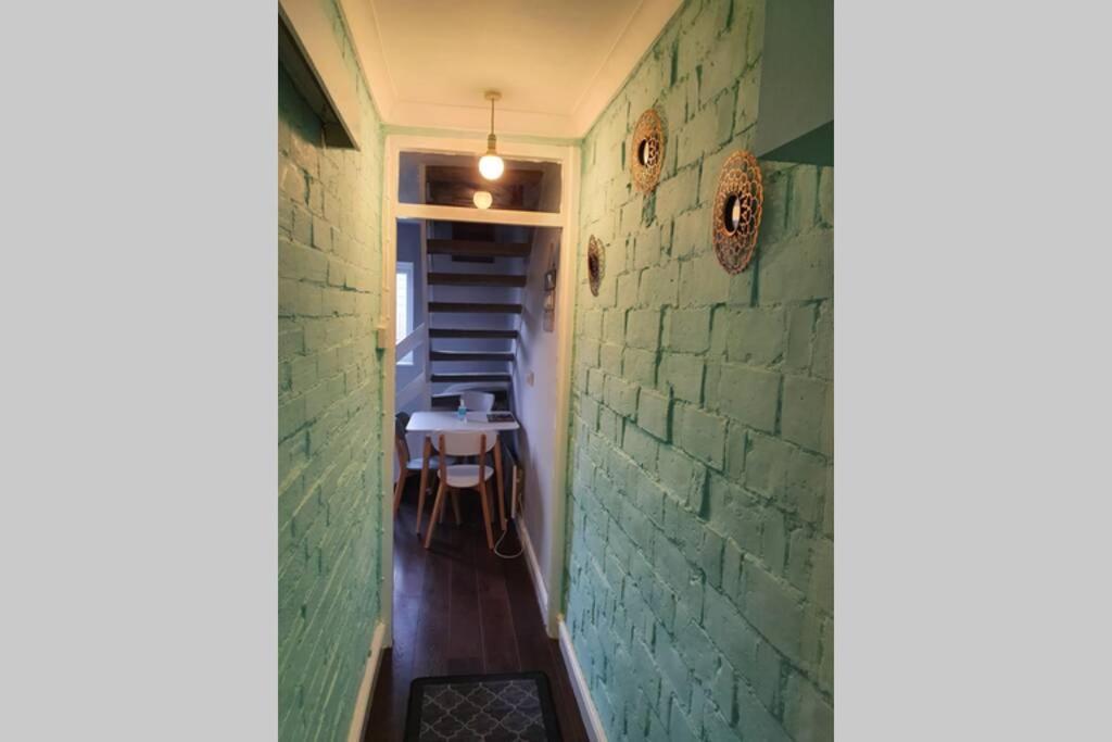 Cosy, Quirky, Comfy 'N' Chic House- Apartment Swindon Exterior photo