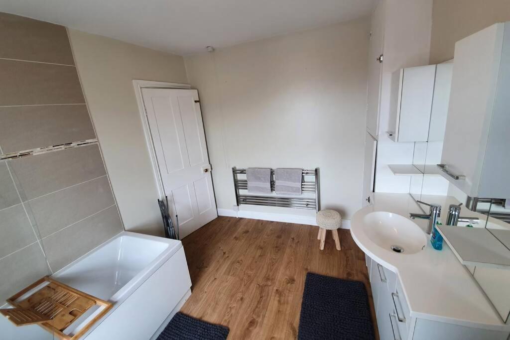 Cosy, Quirky, Comfy 'N' Chic House- Apartment Swindon Exterior photo