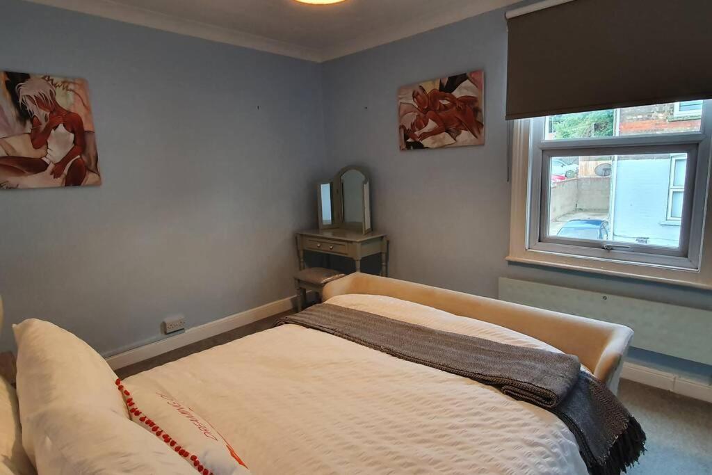 Cosy, Quirky, Comfy 'N' Chic House- Apartment Swindon Exterior photo